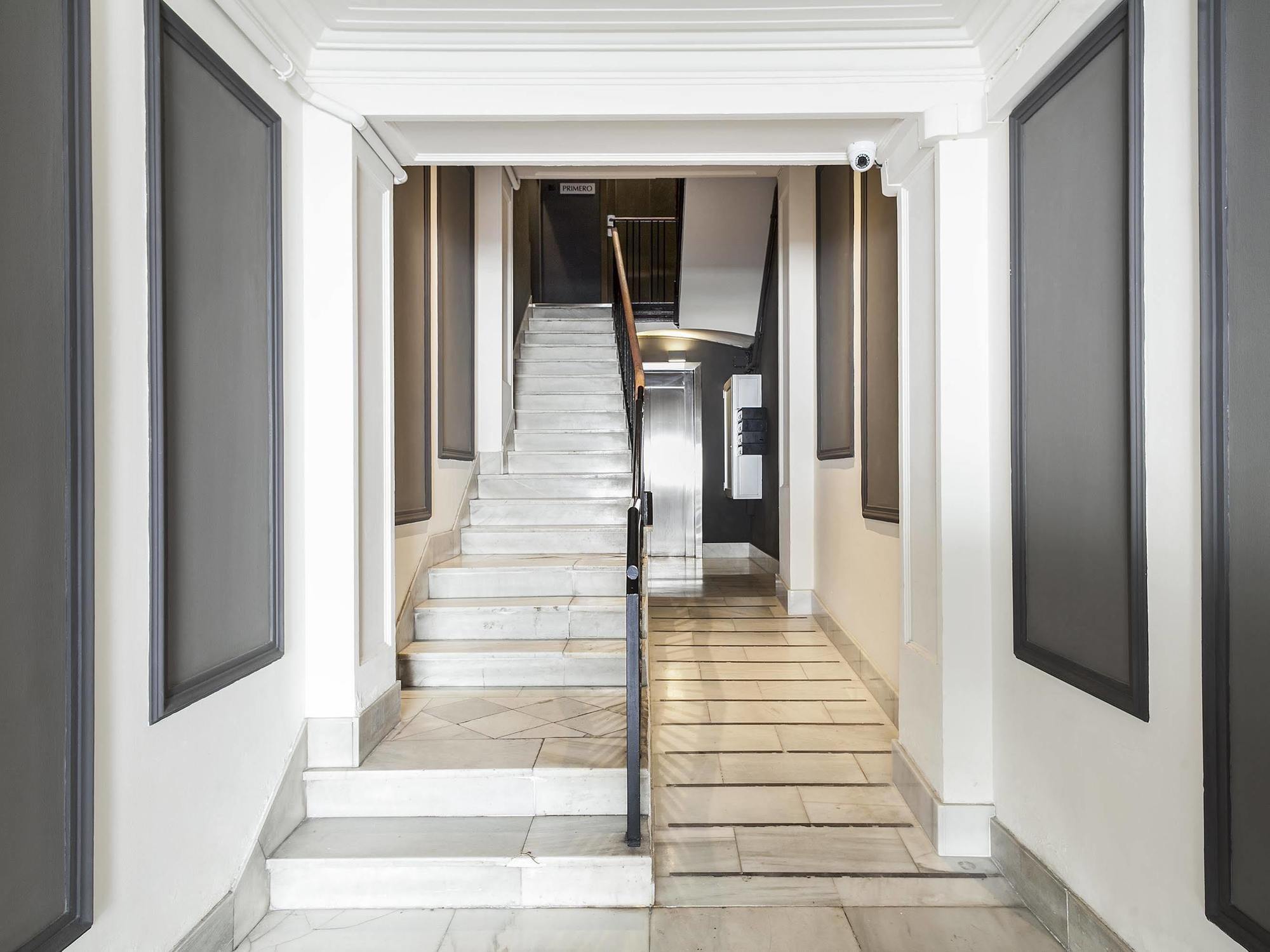 Fira Apartments By Gaiarooms Barcelona Luaran gambar
