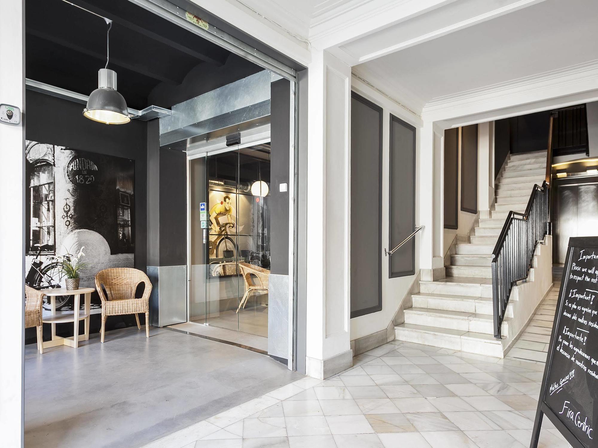Fira Apartments By Gaiarooms Barcelona Luaran gambar